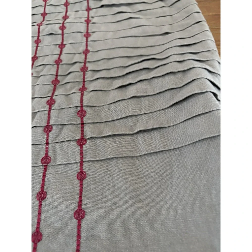 2 NATORI Cherry Blossom Square Pillow Shams Grey With Maroon Embroidery 25